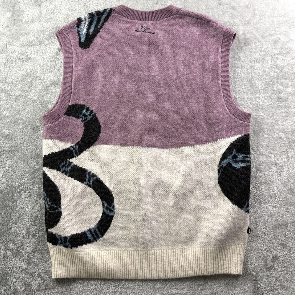Nike SB Sweater Sleeveless Jumper FV7391-523 Plum Dust Mens Size Medium - Picture 3 of 9